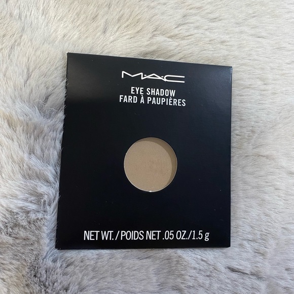 MAC Eyeshadow Refill Pan Omega - Picture 3 of 3